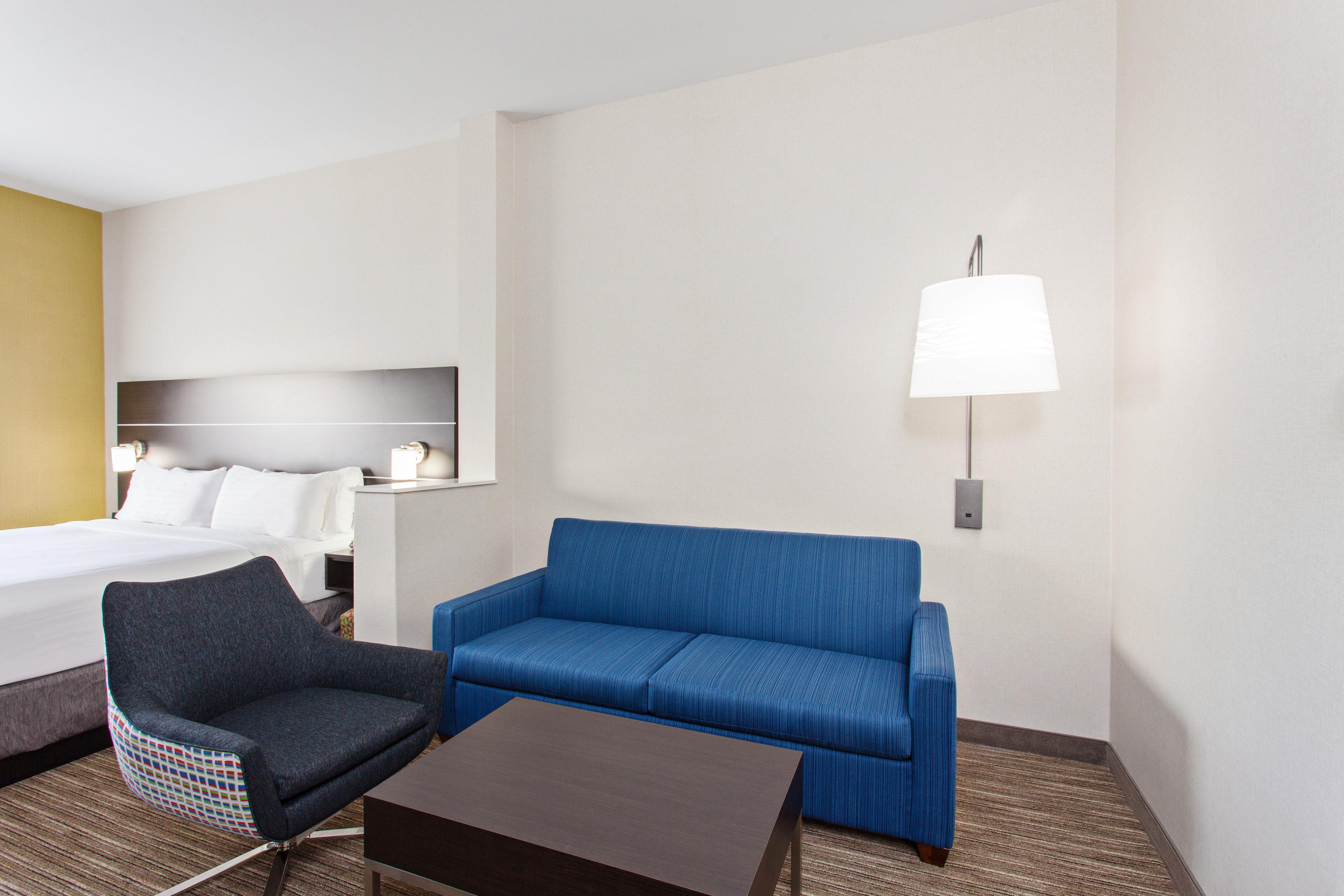 Holiday Inn Express & Suites Oakland - Airport By Ihg Exterior photo