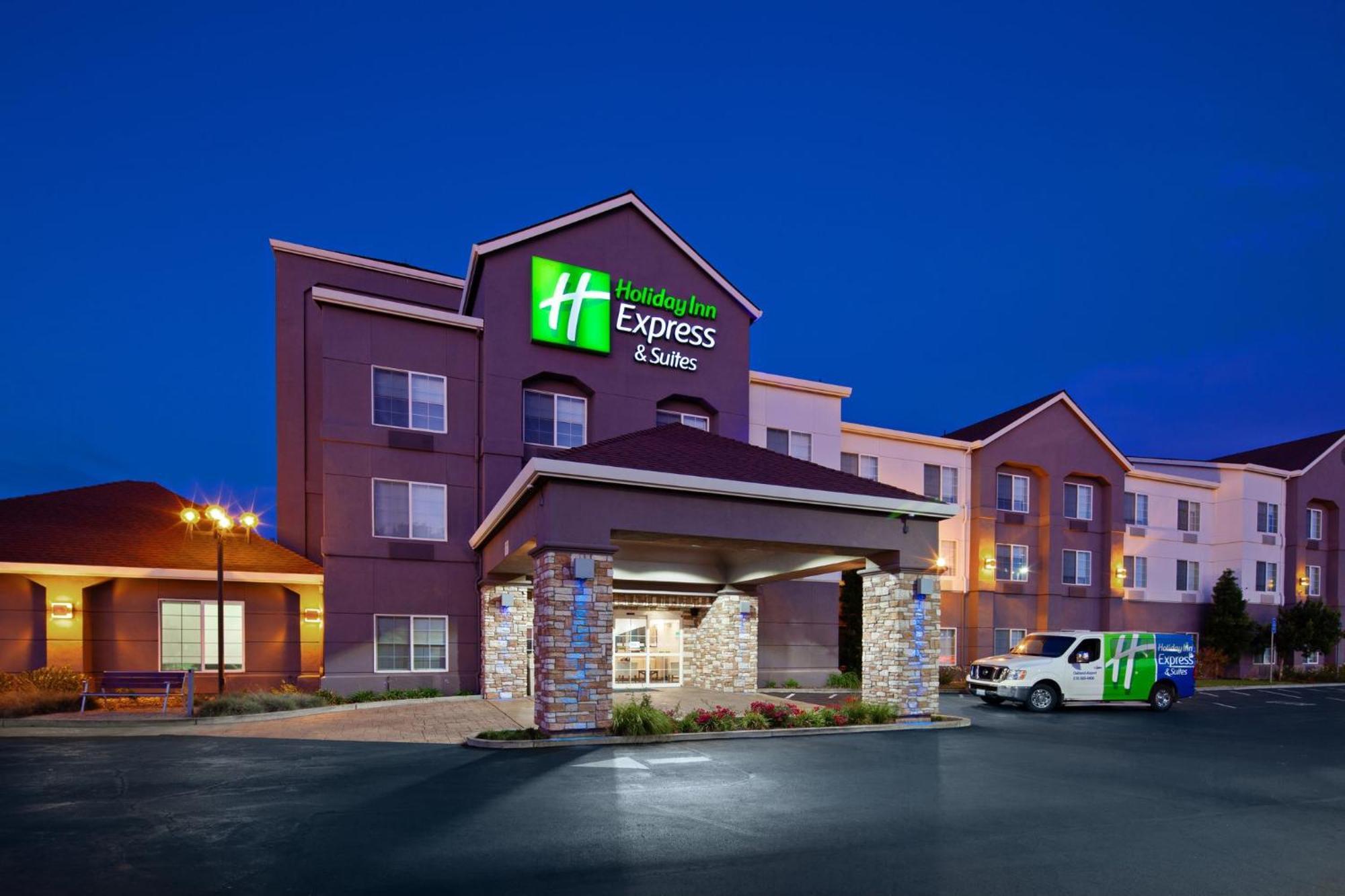Holiday Inn Express & Suites Oakland - Airport By Ihg Exterior photo