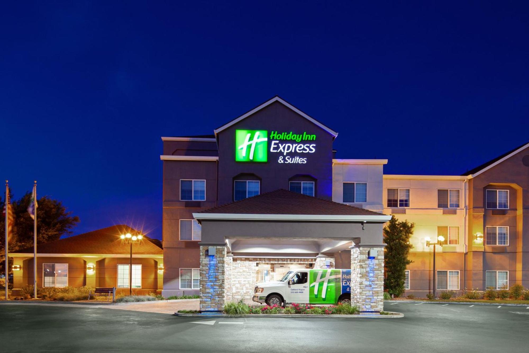 Holiday Inn Express & Suites Oakland - Airport By Ihg Exterior photo
